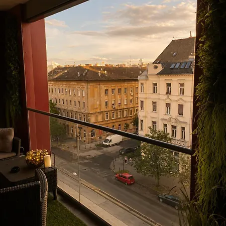 Apartament Stylish Modern With Balcony Ucl Final Weekend